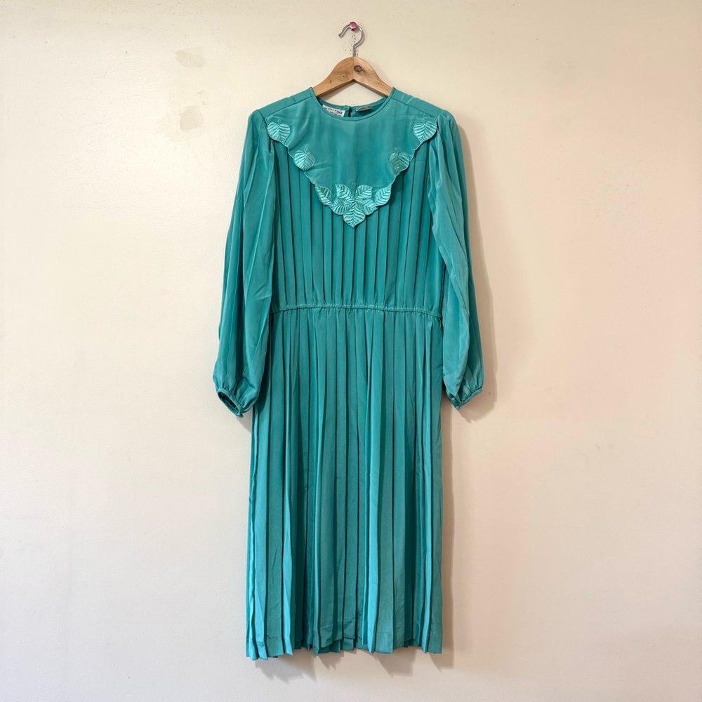 Vintage 80s Secretary Dress long sleeve pleated bib neckline size 8